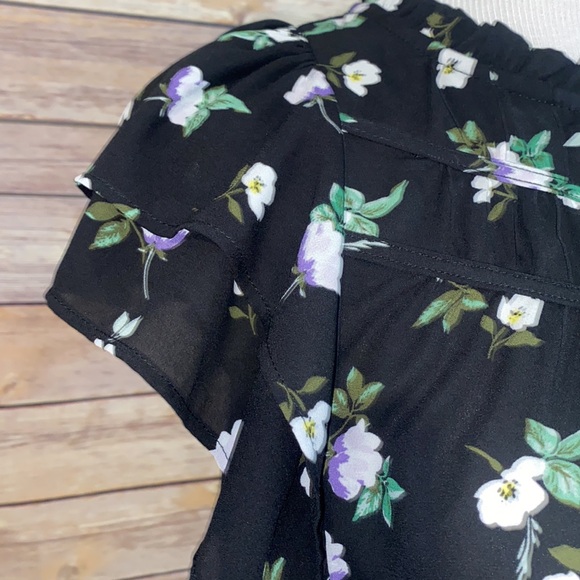 🎈Sale🎈Loft Flutter Sleeve Floral Top - Picture 4 of 9